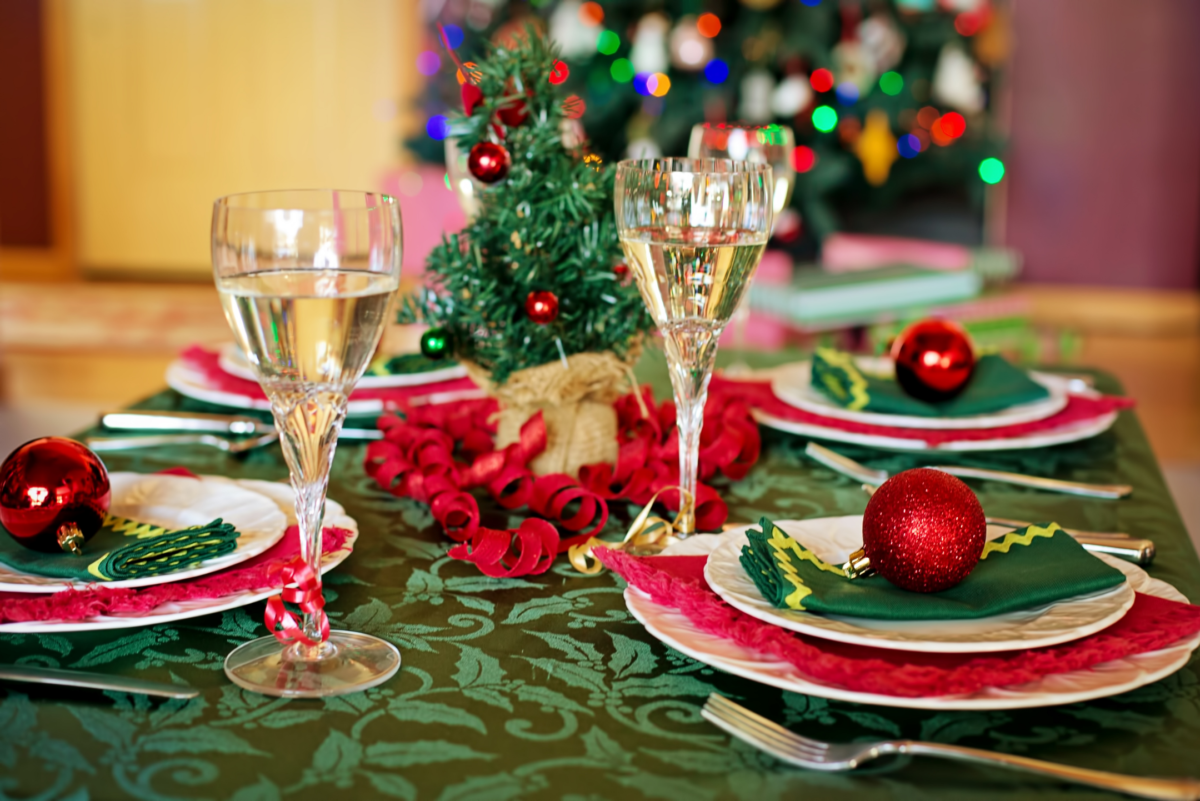 Ideias para decorar a mesa de Natal gastando pouco - Lekan Eventos