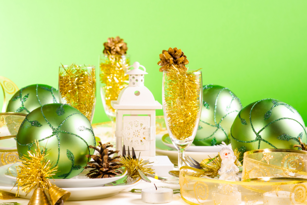 Ideias de decoração da mesa para o Natal: o que fazer para gastar pouco —  idealista/news